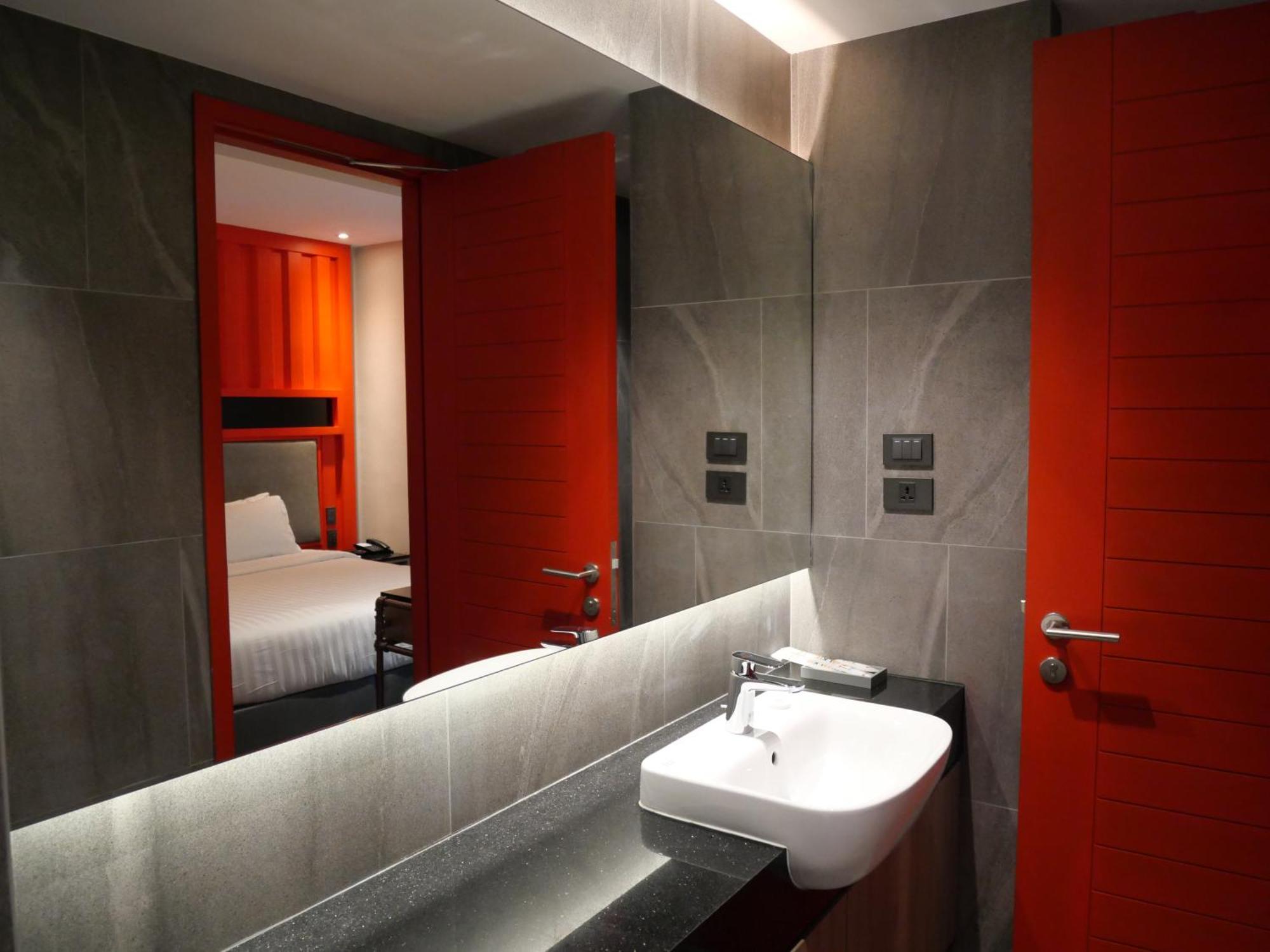 T2 The Portal Sukhumvit Hotel Banguecoque Exterior foto