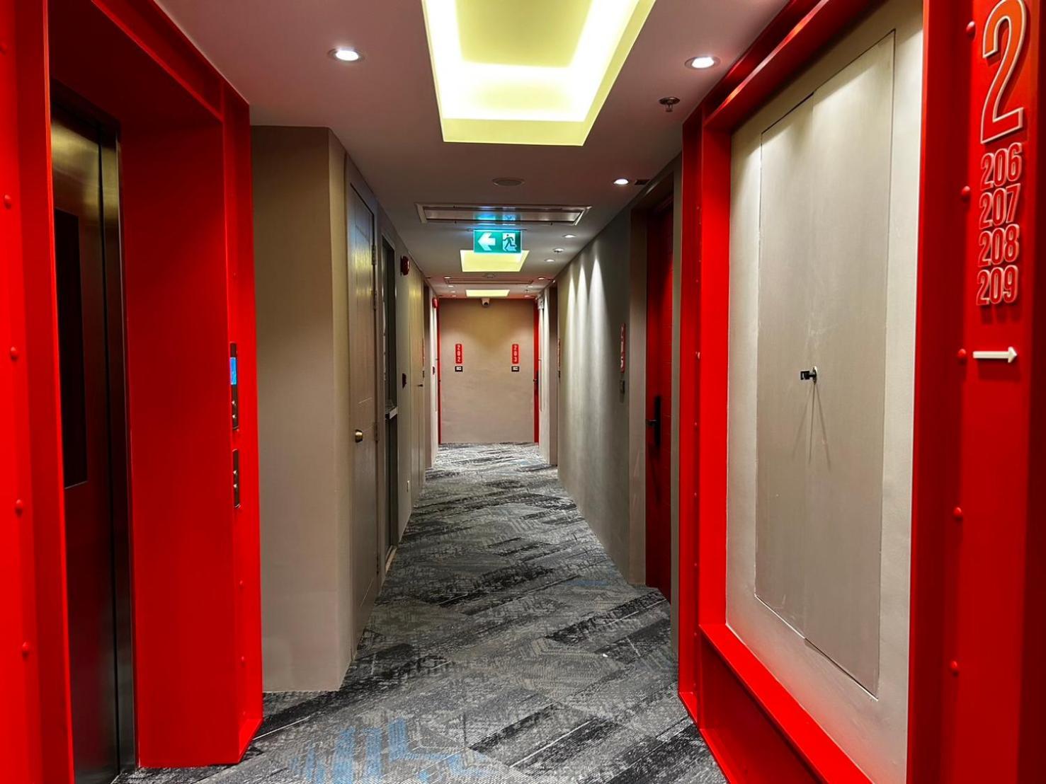 T2 The Portal Sukhumvit Hotel Banguecoque Exterior foto